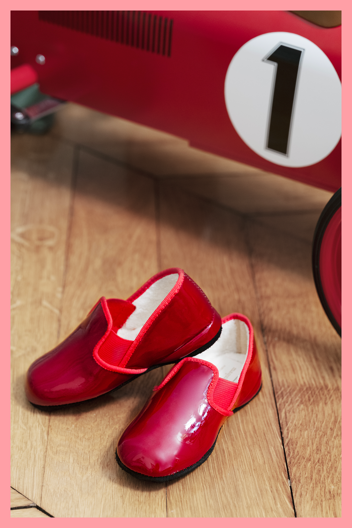 Romy cherry varnish
